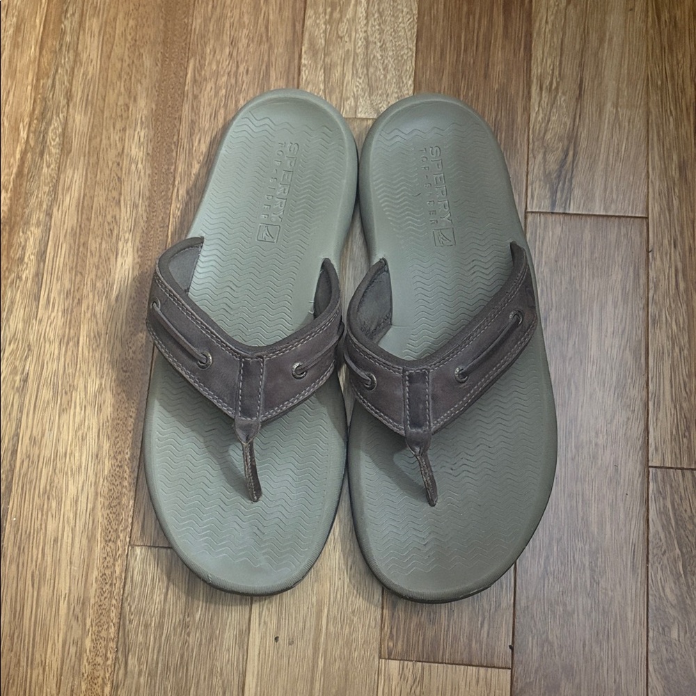 Sperry Men's Brown Leather Flip-Flop Sandals with Rope Accent